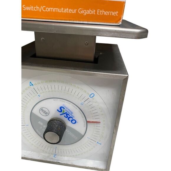 Netgear GS605 5 Port Gigabit Ethernet Switch With Power Adapter Ethernet Cord - Picture 16 of 16